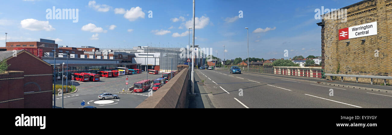 Transport von Panorama von Warrington, Hauptbahnhof und Busbahnhof, Hauptstraße, Cheshire, England, UK Stockfoto