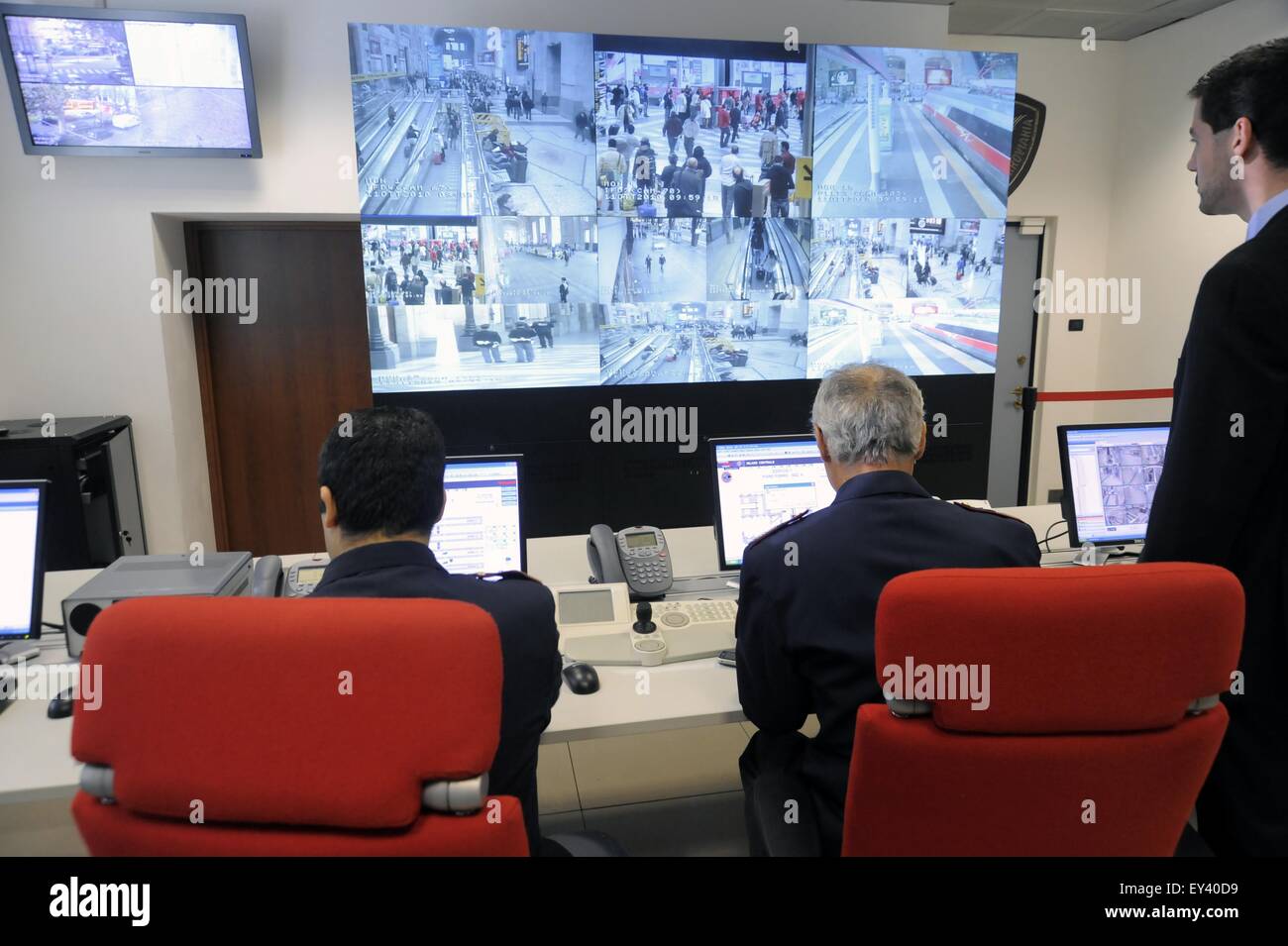 Mailand, Italien, Polizei Kontrollraum für Videoüberwachung am Bahnhof Central Station Stockfoto