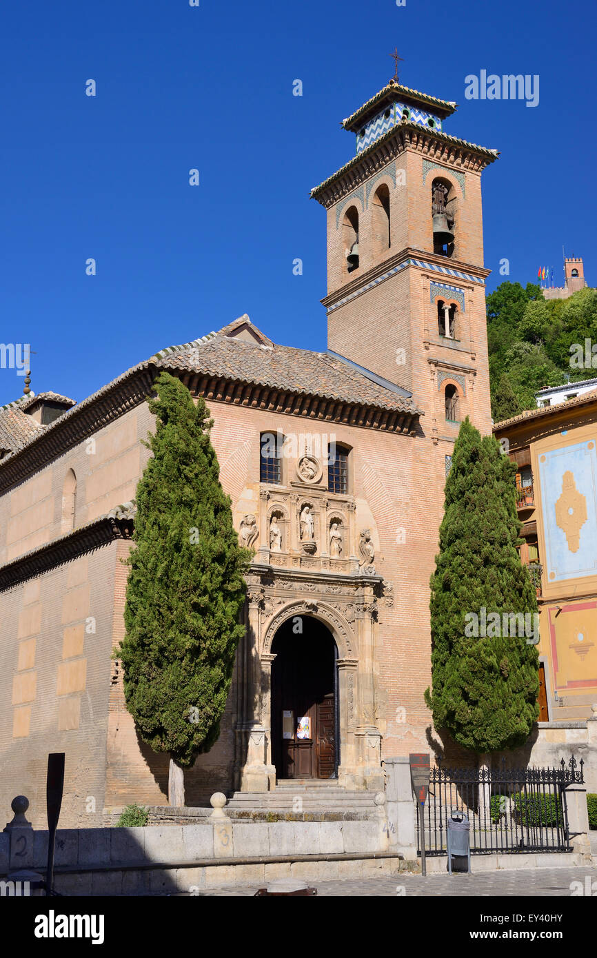 Kirche der Heiligen Anna (Iglesia de San Gil y Santa Ana) in Granada, Andalusien, Spanien Stockfoto