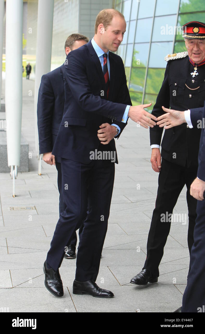 Prinz William, Duke of Cambridge besucht die England-Senior-Frauen-Fußball-Nationalmannschaft an Str. Georges Park National Football Centre vor ihrer Abfahrt für den World Cup mit: Prinz William, Duke of Cambridge wo: Burton-nach-Trent, Staffordshire Stockfoto