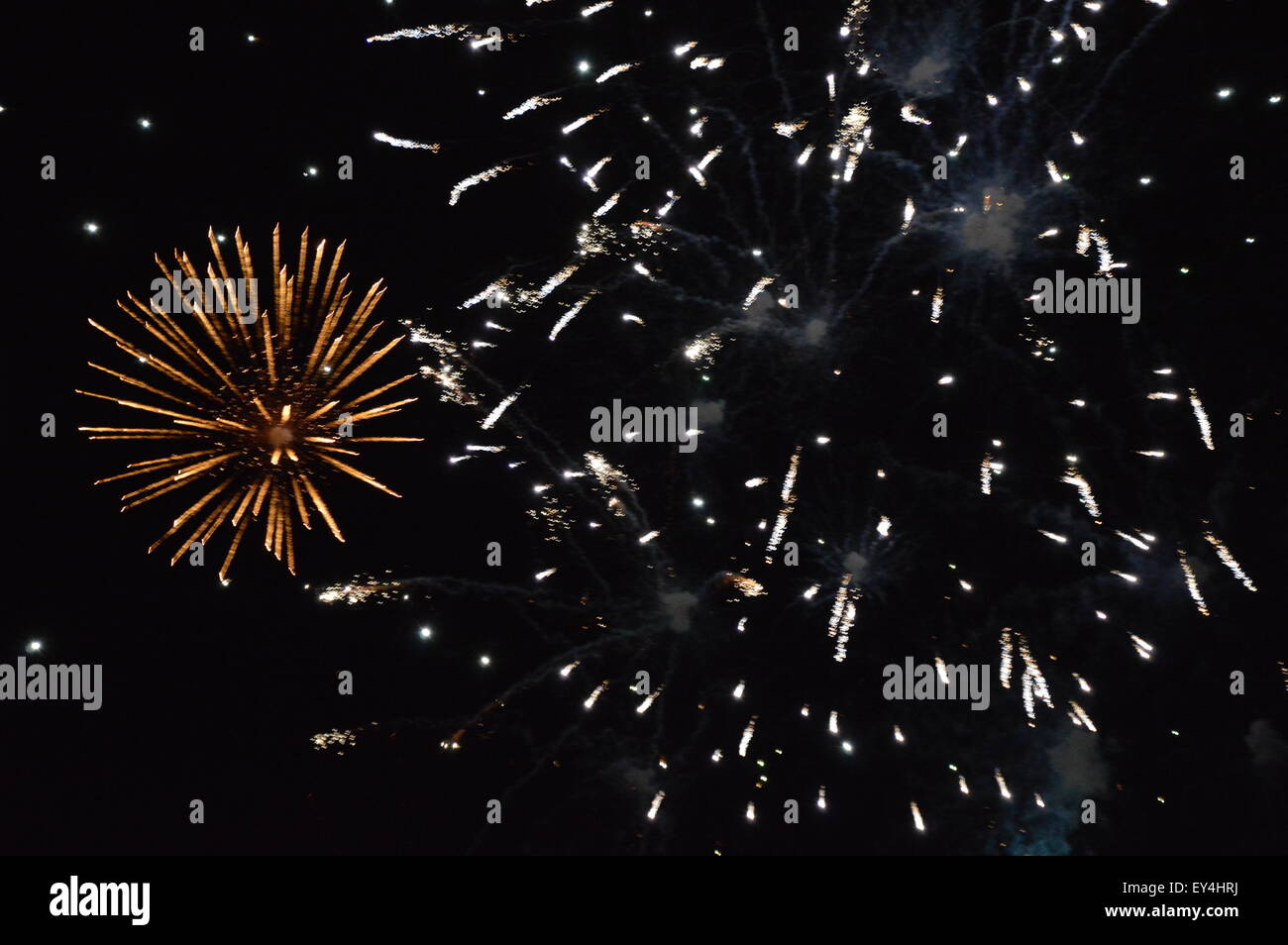 Feuerwerk auf dem Meer, Südfrankreich Stockfoto