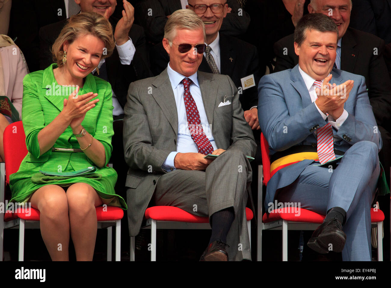 König Philippe & Königin Mathilde von Belgien & Bürgermeister Bart Somers während die Kavalkade in Mechelen, Belgien Stockfoto
