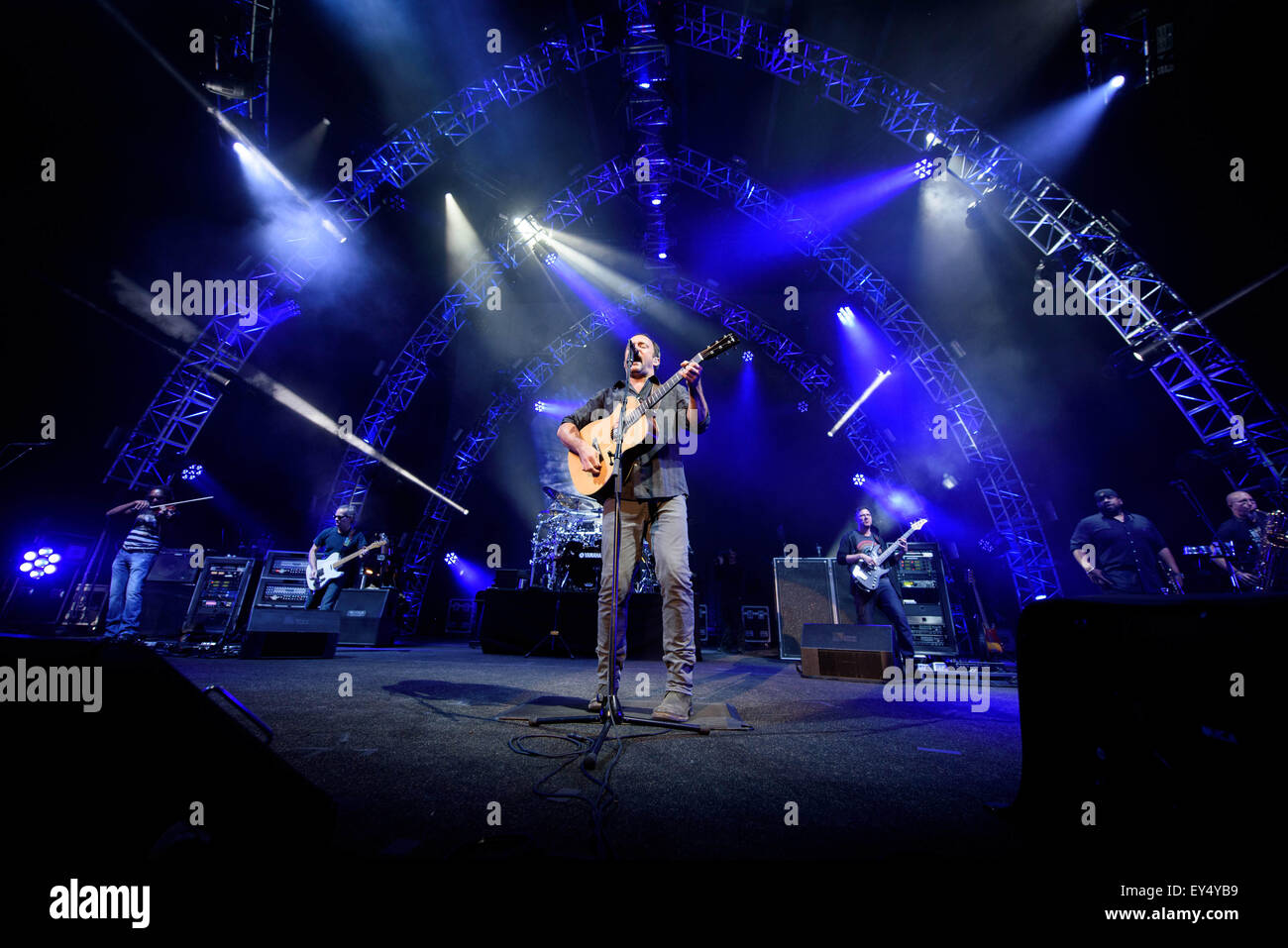 Toronto, Ontario, Kanada. 21. Juli 2015. US-amerikanische Rock-Band "Dave Matthews Band" durchgeführt ausverkaufter Show im Molson Canadian Amphitheatre in Toronto. Fotos: Bandleader DAVE MATTHEWS. (Bild Kredit: Igor Vidyashev © über ZUMA Draht) Stockfoto