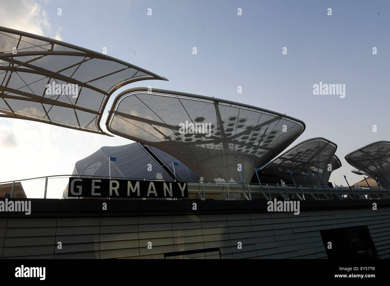 Italien Mailand Expo deutschen Pavillon im freien Abend 2015, Architektur, Gebäude, Stadt, bunten, Bau, Europa, europäische, Stockfoto