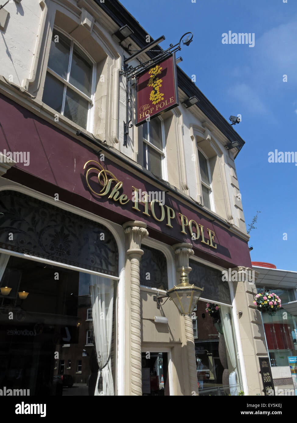 Die Hop-Pole Pub, 49 Horsemarket Street Warrington, Cheshire, England, UK WA1 1TS neben dem Busbahnhof Stockfoto