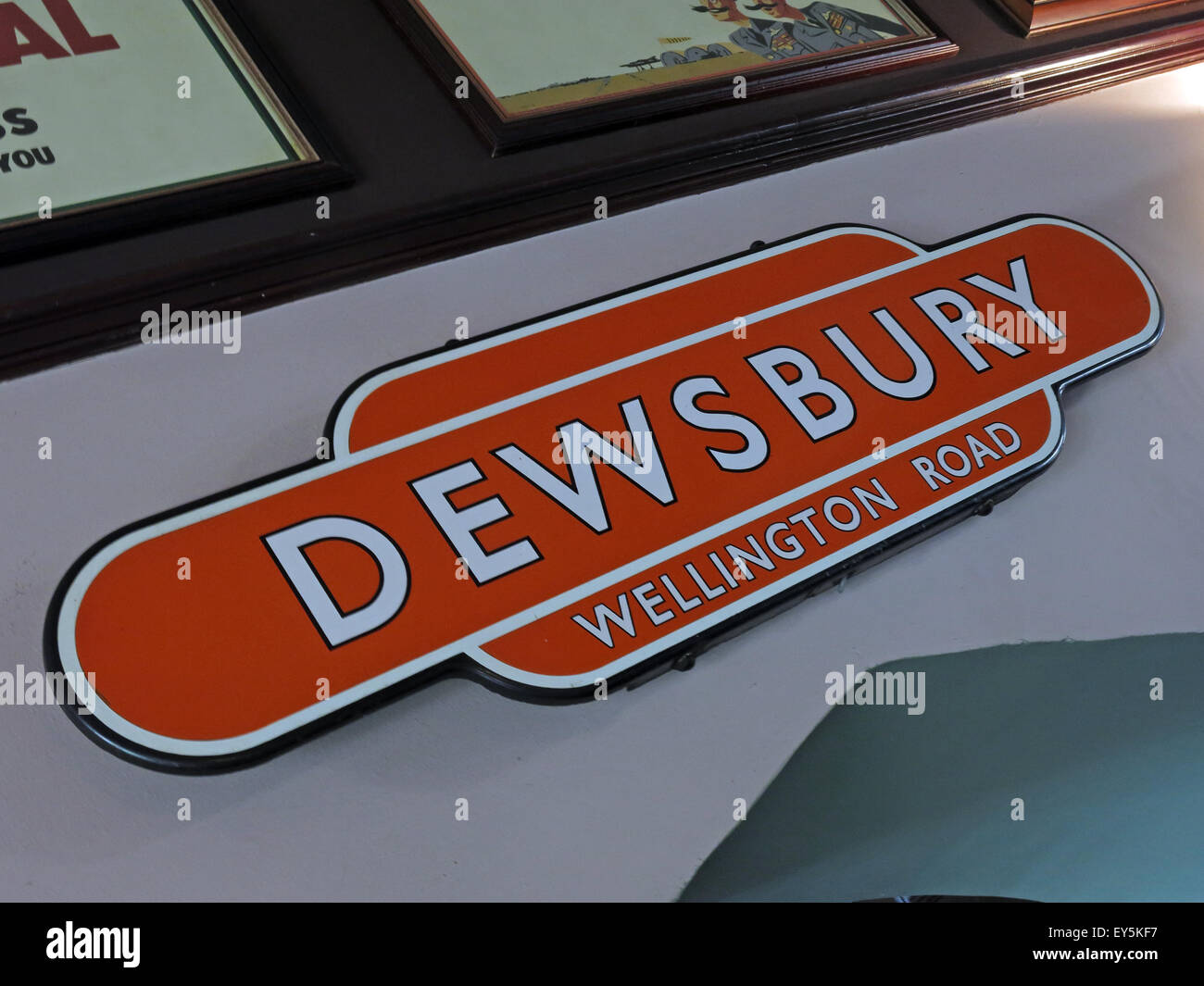 Westen Reiten Pub, Bahnhof Dewsbury, West Yorkshire, England, UK Stockfoto