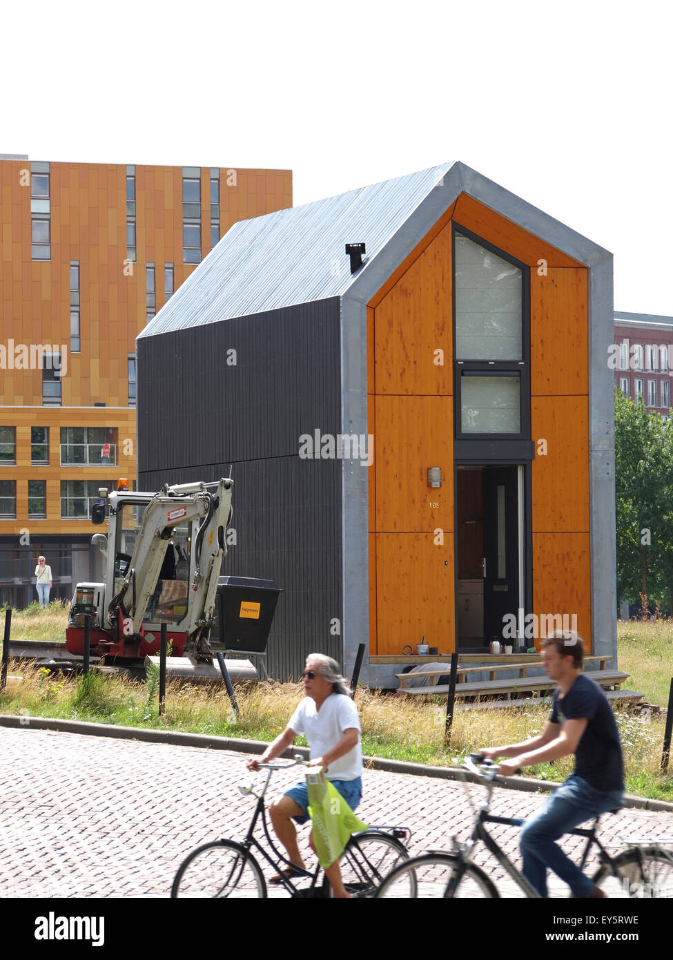 Klein und billig Fertighaus Haus, das überall gesetzt werden kann, entwickelt von der niederländischen Firma Heijmans, in Breda, Niederlande. Stockfoto