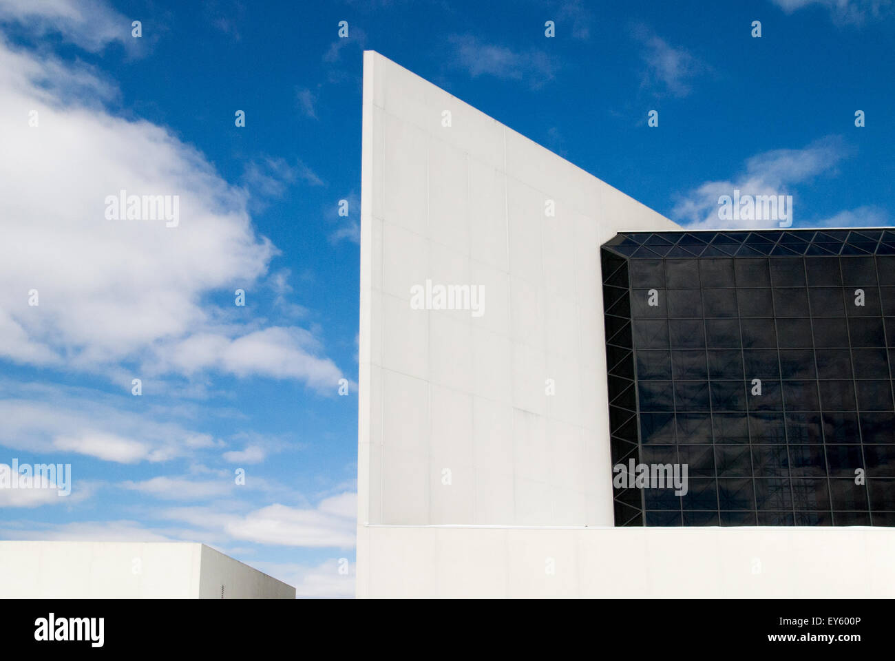 John F. Kennedy Presidential Library and Museum an der Uferpromenade in Dorchester in Boston, Massachusetts, USA. Stockfoto