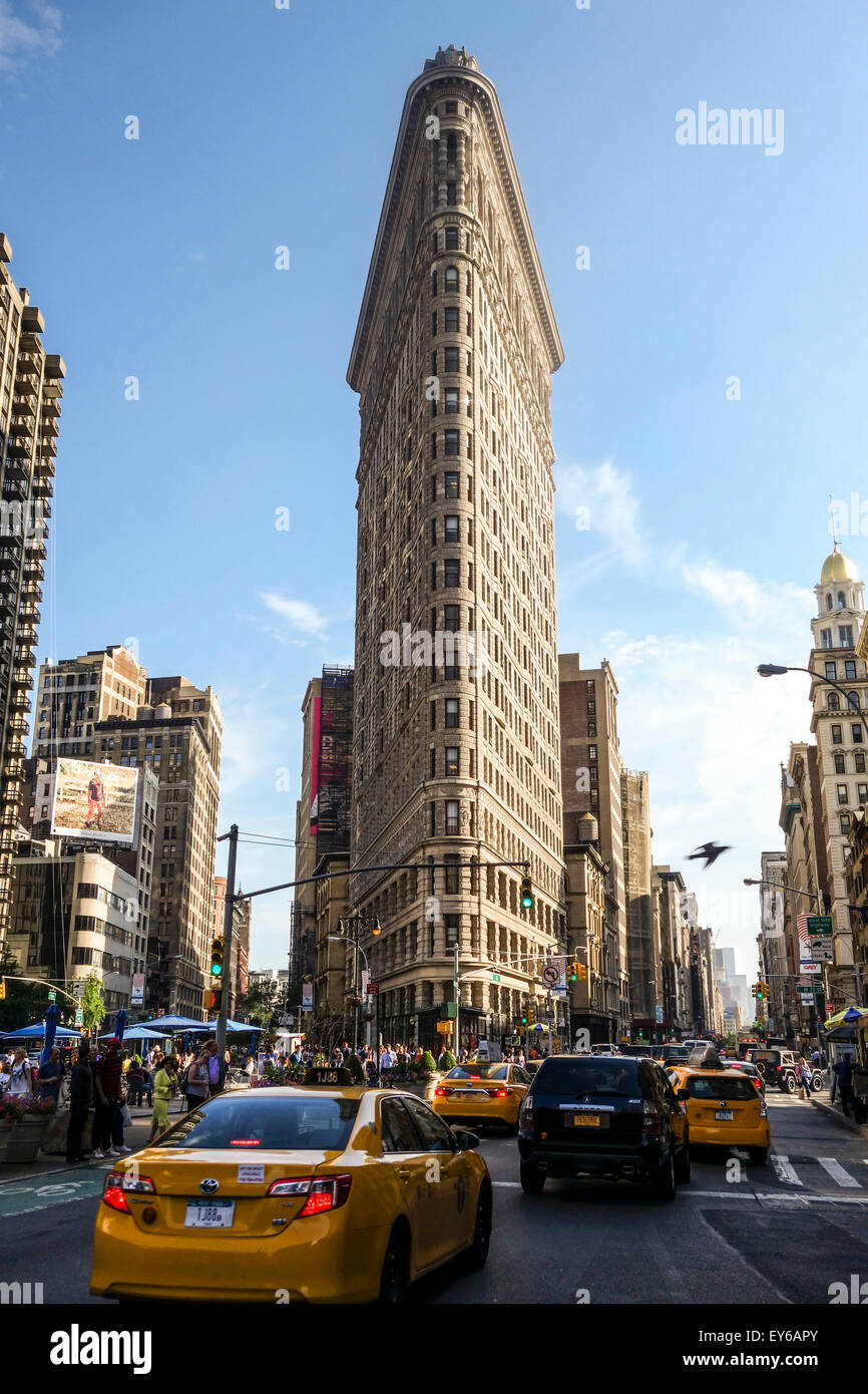 Vorderansicht Des Flatiron Building Die Fuller Sehenswurdigkeiten Gebaude Wolkenkratzer In Manhattan New York City Usa Stockfotografie Alamy