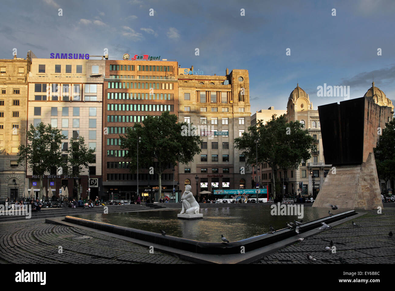 Barcelona Plaza Catalunya Cataluña Katalonien Spanien Subirachs am Nachmittag schöne Reise Tourismus Platz Stockfoto
