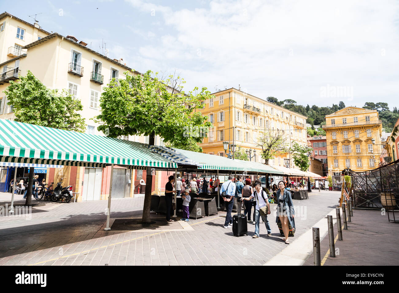 Asiatische Touristen in Nizza, Frankreich-Marktplatz Stockfoto