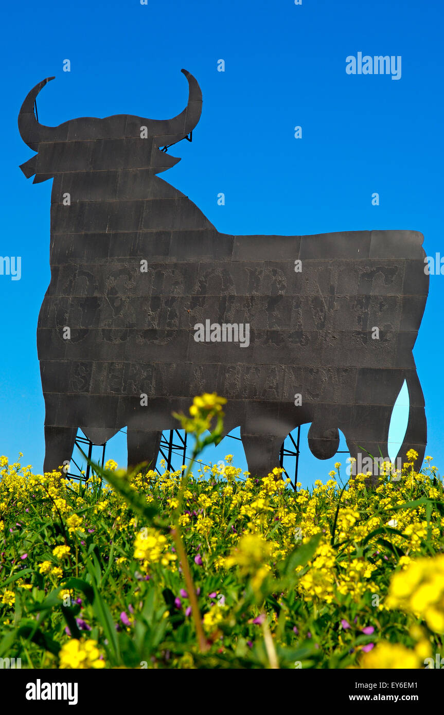 Bull Silhouette, typisch spanischen Sherry Osborne Werbung. Malaga. Andalusien, Spanien Stockfoto