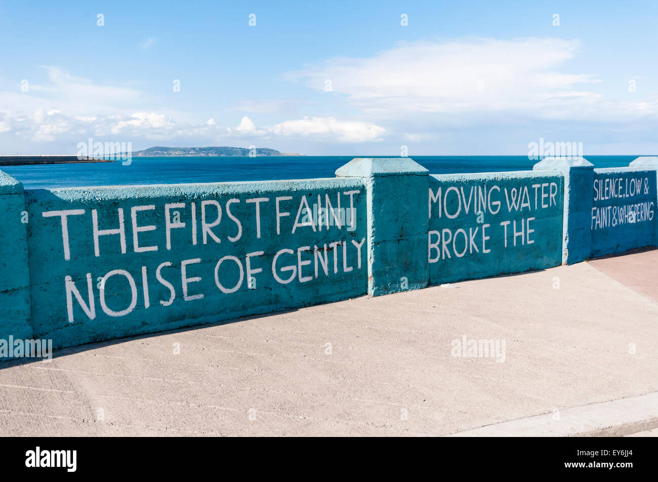 James Joyce-Zitat an einer Wand am Meer in Dublin, Irland Stockfoto