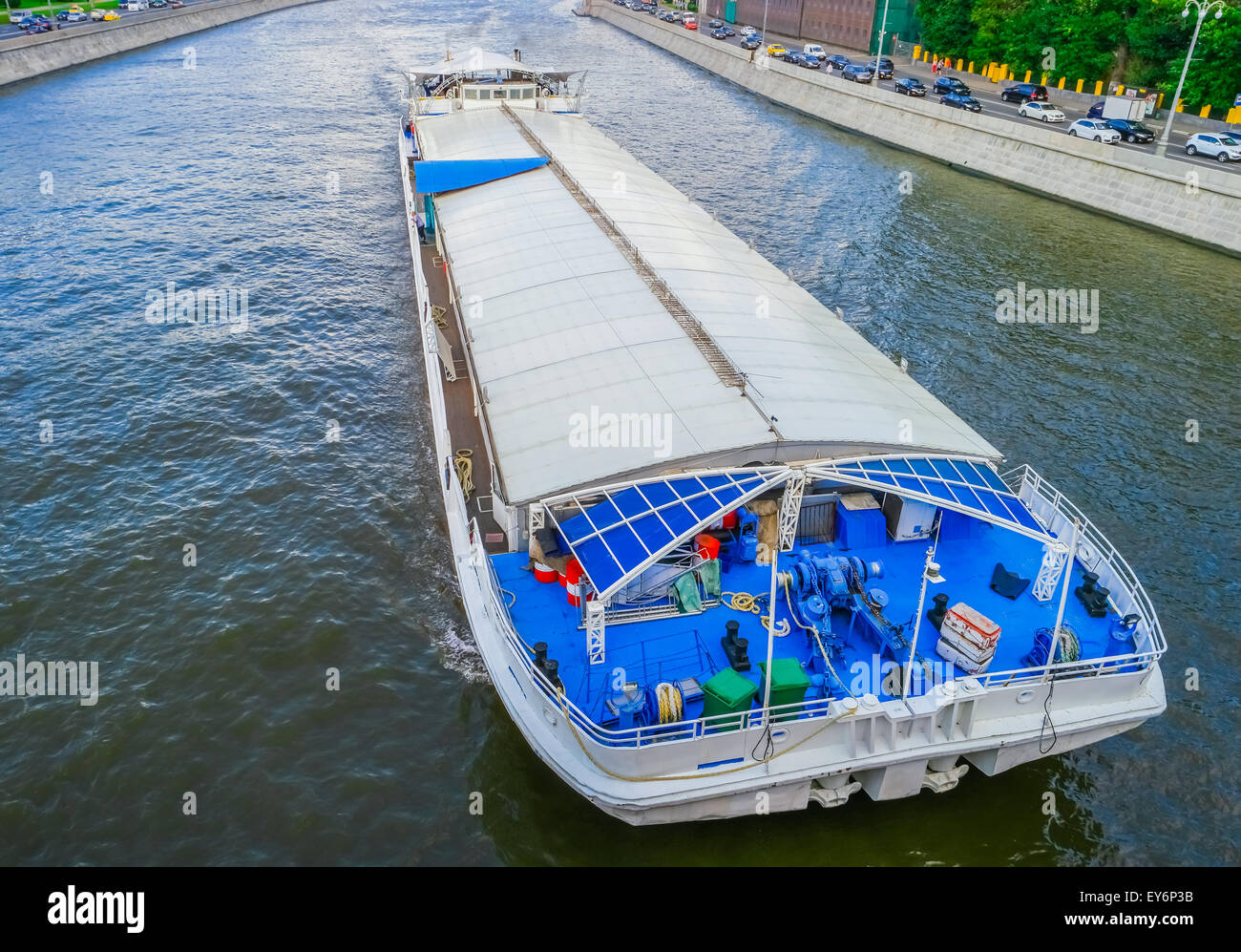 Schiff auf der Moskwa in Moskau Stockfoto