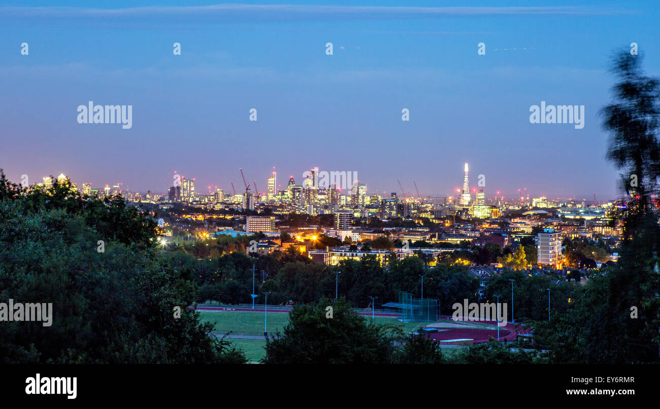 Die City Of London in der Nacht vom Parliament Hill London UK Stockfoto