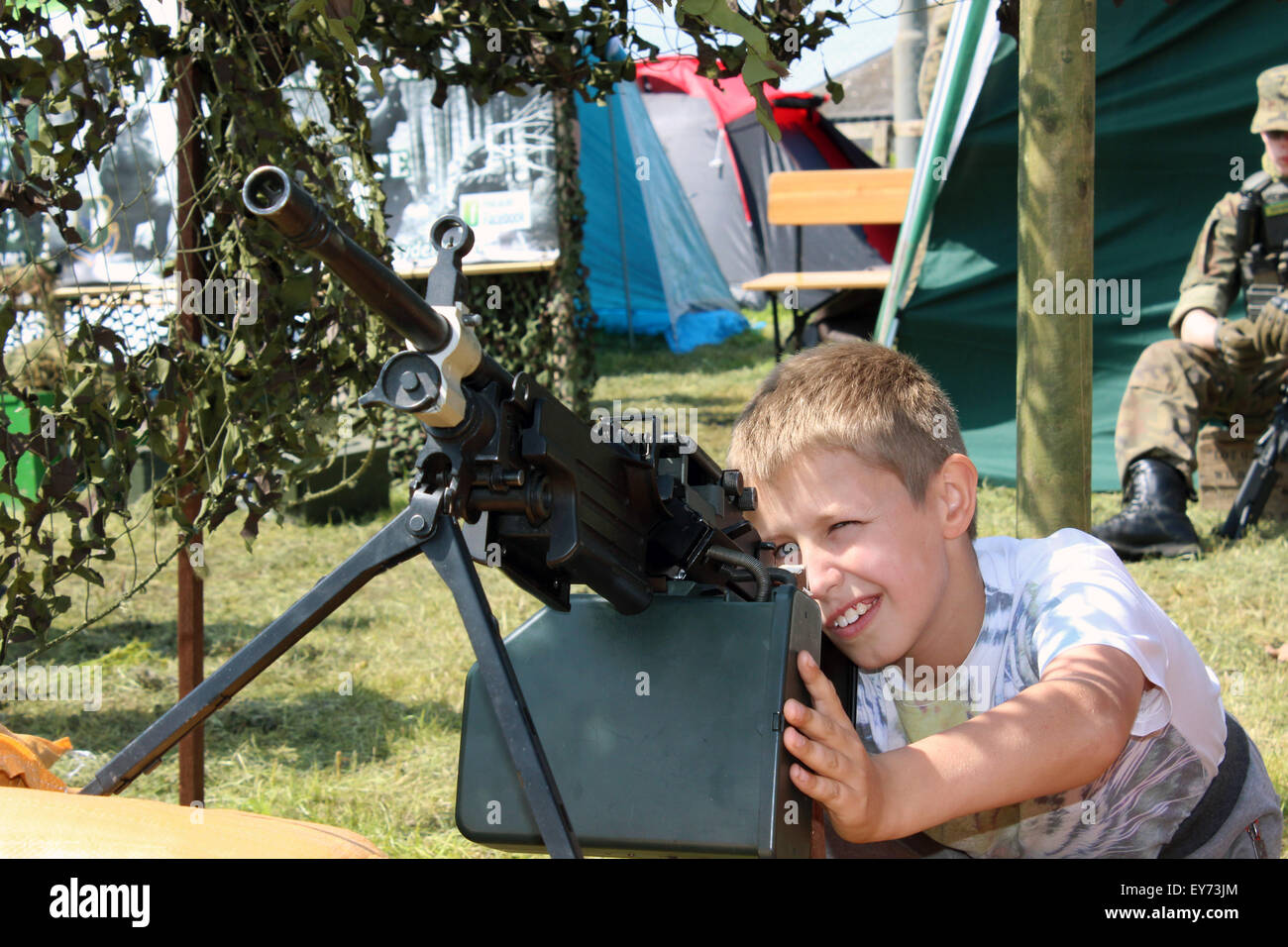 -5 Jahre, Unterhaltung, Blond, blondes Haar, junge, jungen, europäischer Abstammung, fröhlich, Kind, Kindheit, Kinder, nahe Up, Closeup, Nahaufnahme Stockfoto