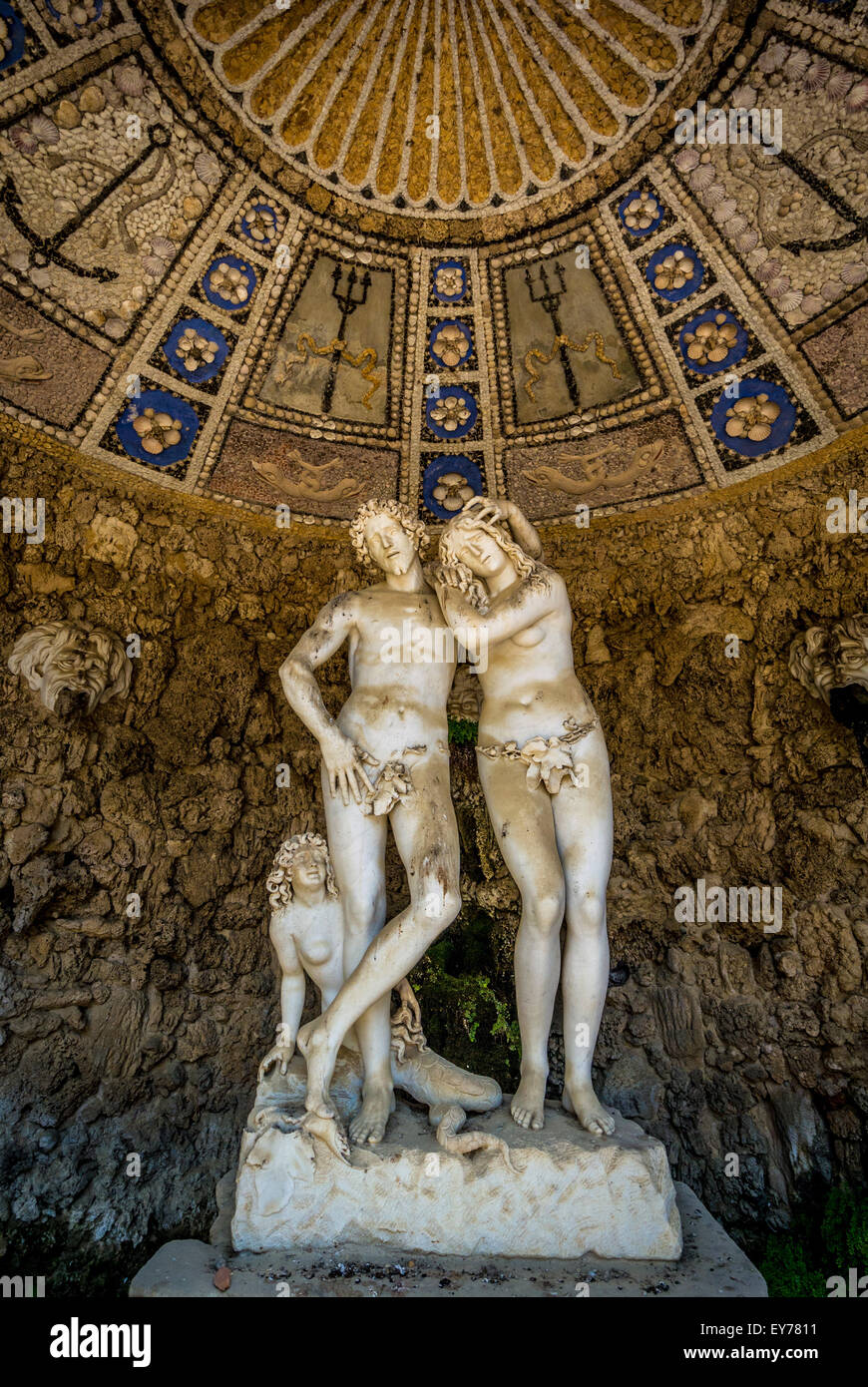 Die Grotte von Adam und Eva, die ihren Namen von den Skulpturen hat, die sie von Michelangelo Noccherini enthält. Boboli Gardens. Florenz. Italien. Stockfoto