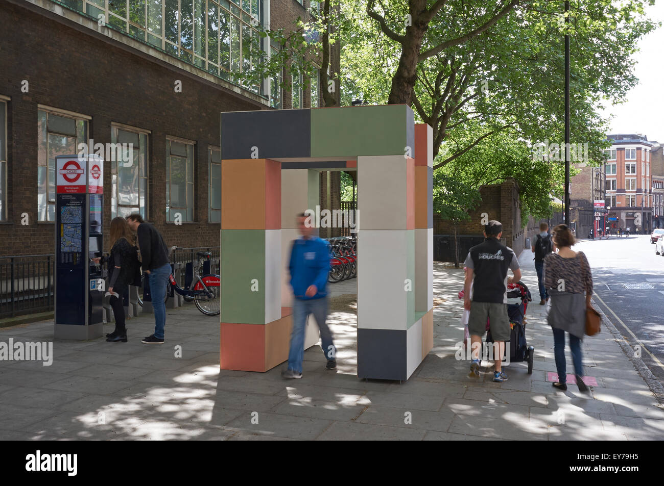 Temporäre Struktur designed by Gruppe für Clerkenwell Design Week 2015 Stockfoto