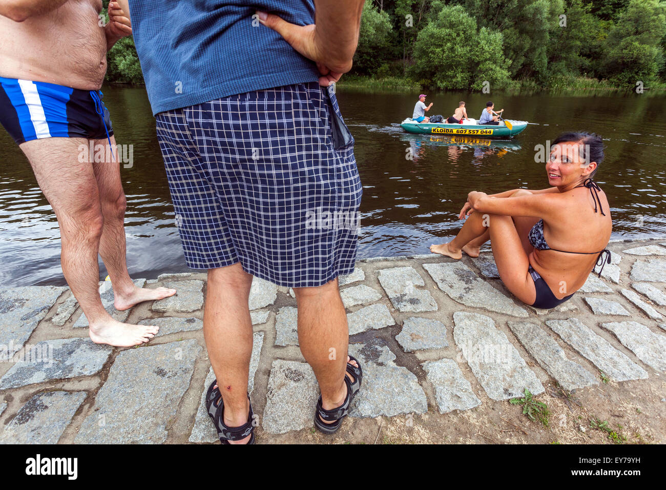 Gehen auf dem Fluss Vltava, rafting, Süd-Böhmen, Tschechische Republik Stockfoto