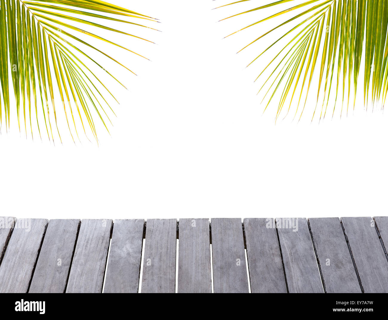 Hölzerne Pier und Palm-Baum Blätter Silhouette isoliert auf weißem Hintergrund Stockfoto