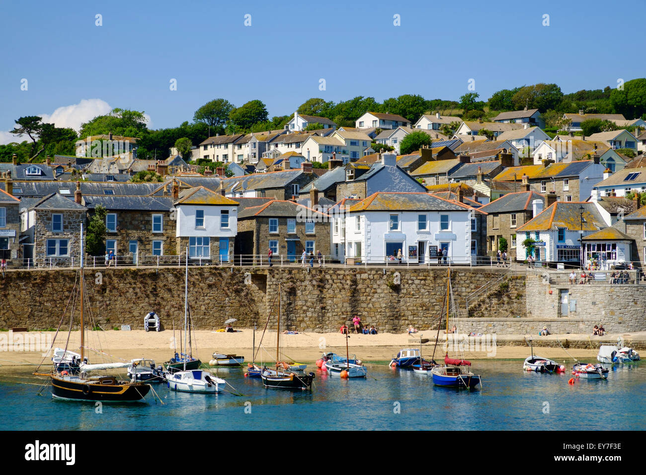 Alte Fischerei Dorf Mousehole und Hafen, West Cornwall, England, UK Stockfoto