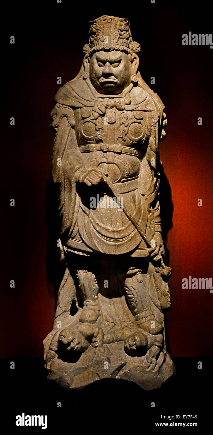 Lokapala-Stein-Song-Dynastie 960-1279 n. Chr. Shanghai Museum alter chinesischer Kunst China (Lokapāla, Wächter der Welt hat unterschiedliche Nutzungen je nachdem, ob es in einem hinduistischen oder buddhistischen Kontext gefunden wird.) Stockfoto