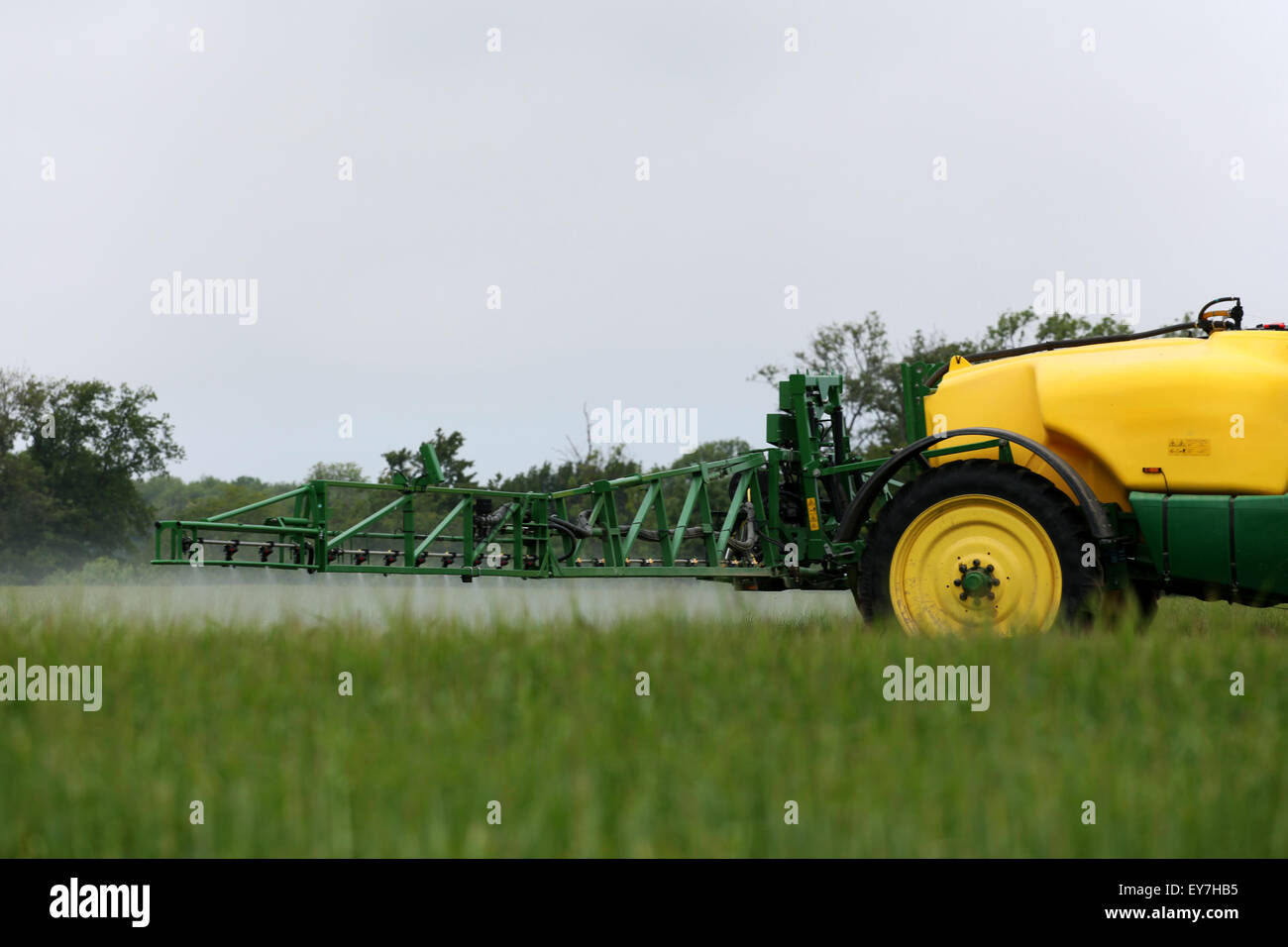 Spritzen der Agrarwirtschaft. Düngemittel Stockfoto