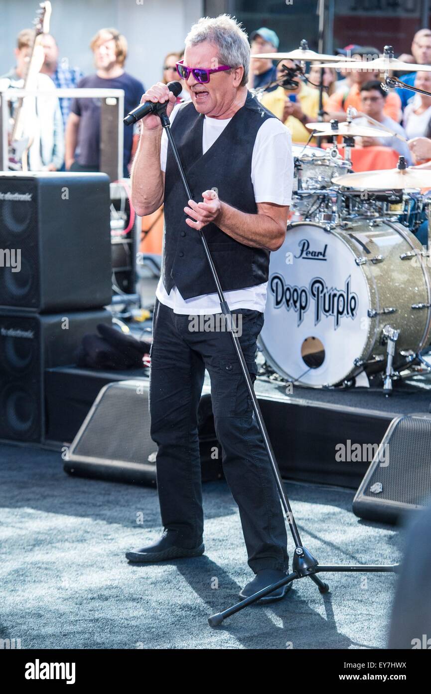 New York, NY, USA. 23. Juli 2015. Ian Gillan für NBC heute zeigen Konzert mit Deep Purple, Rockefeller Plaza, New York, NY 23. Juli 2015 auf der Bühne. Bildnachweis: Steven Ferdman/Everett Collection/Alamy Live-Nachrichten Stockfoto
