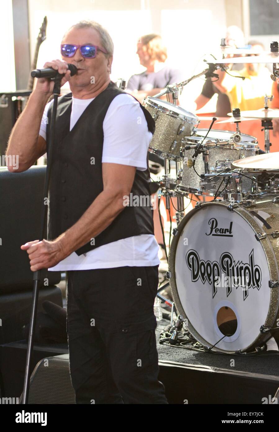 New York, NY, USA. 23. Juli 2015. Ian Gillan für NBC heute zeigen Konzert mit Deep Purple, Rockefeller Plaza, New York, NY 23. Juli 2015 auf der Bühne. Bildnachweis: Derek Sturm/Everett Collection/Alamy Live-Nachrichten Stockfoto