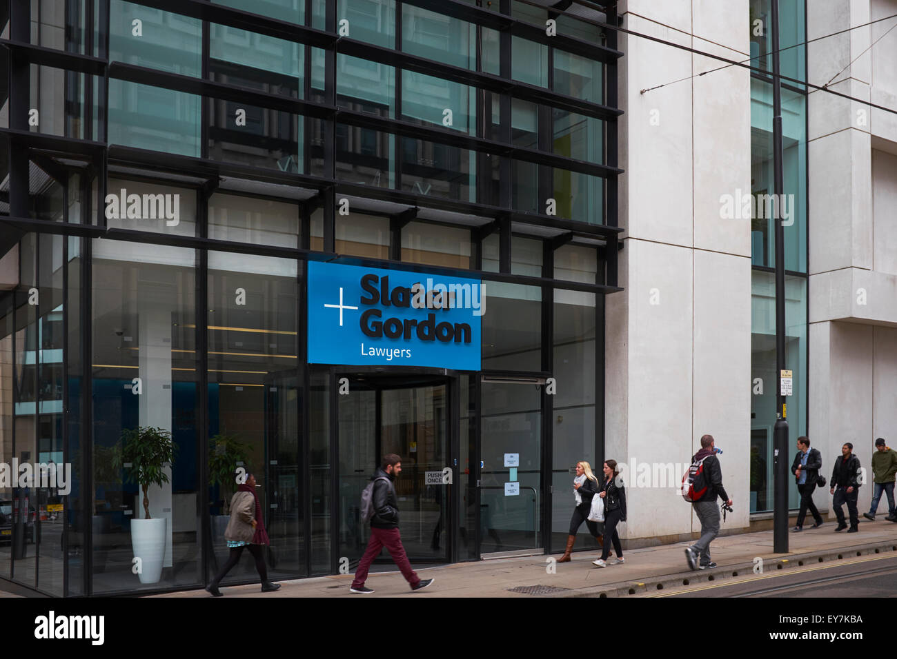 Die Büros von Slater und Gordon auf Mosley Street im Stadtzentrum von Manchester UK Stockfoto