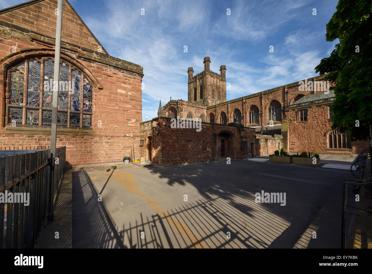 Die Rückseite des Chester Kathedrale von Abbey Square gesehen Stockfoto