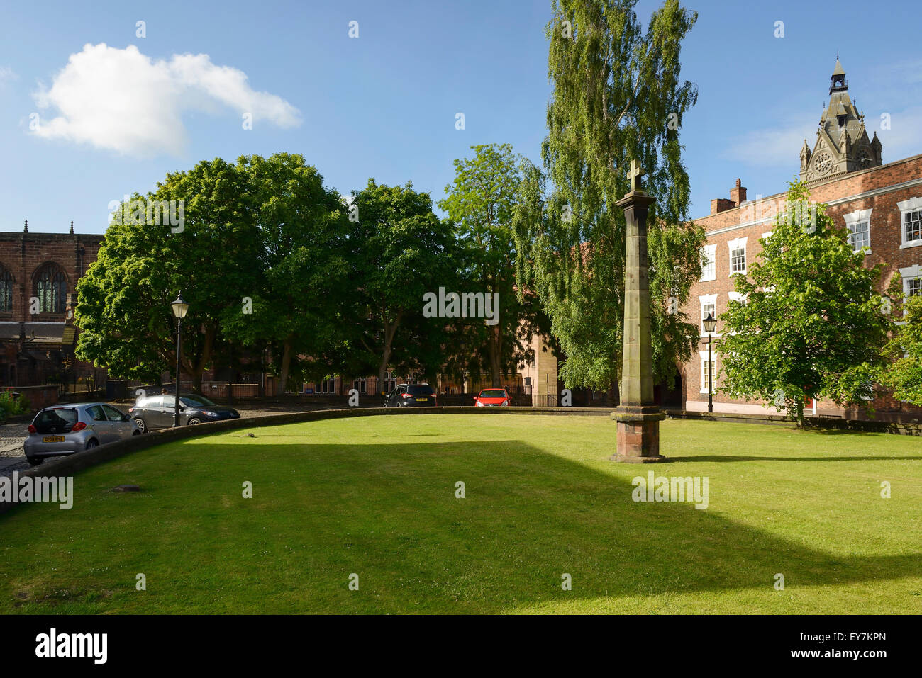 Abbey Square im Stadtzentrum von Chester UK Stockfoto