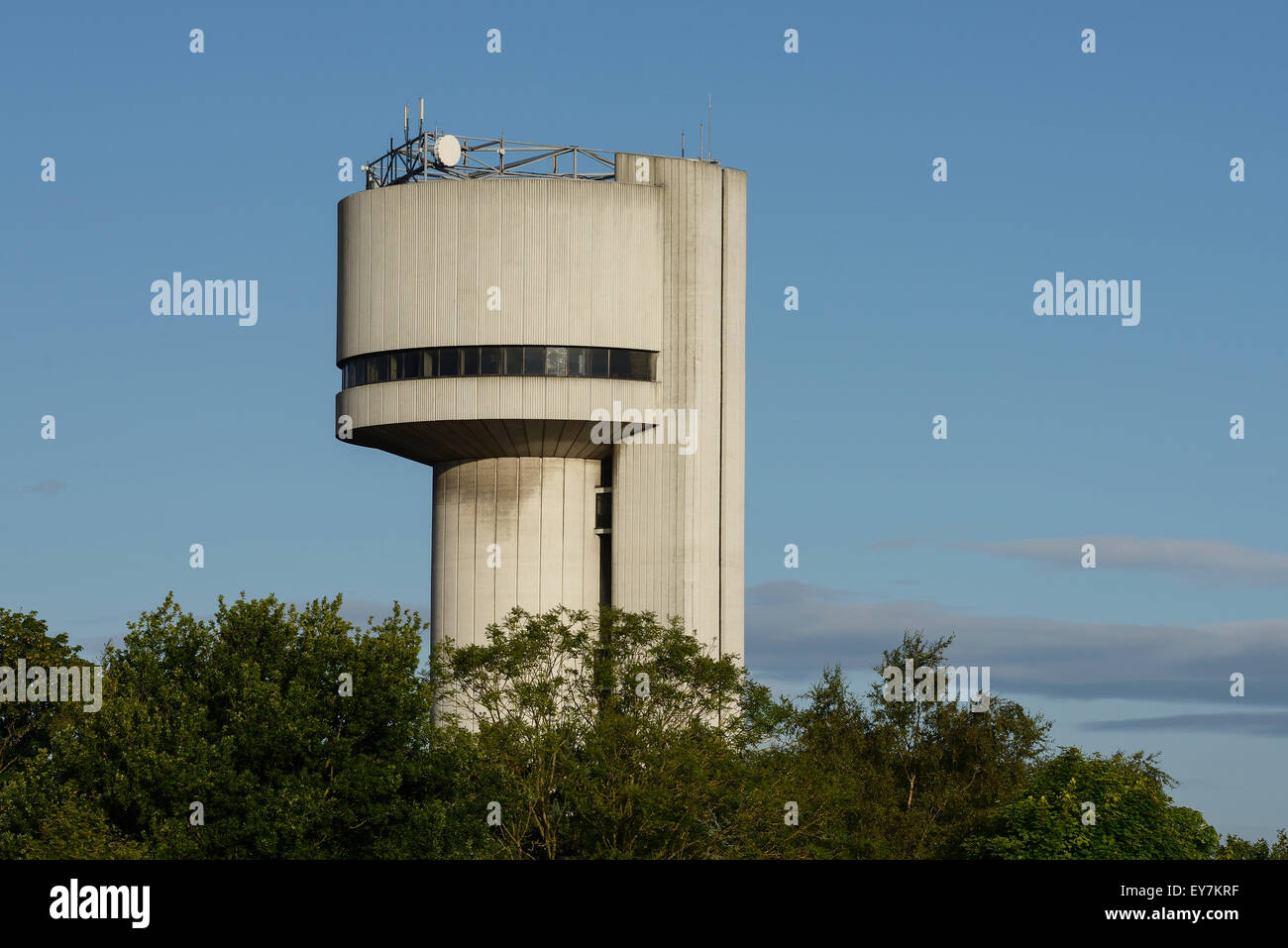 Der Turm am Daresbury Laboratory und Forschungszentrum in Cheshire UK Stockfoto