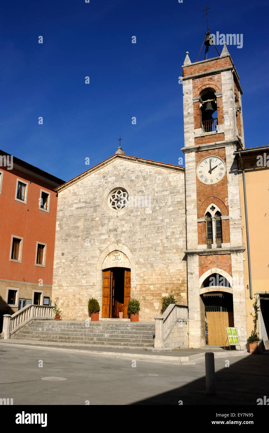 Italien, Toskana, San Quirico d'Orcia, Kirche St. Franziskus Stockfoto