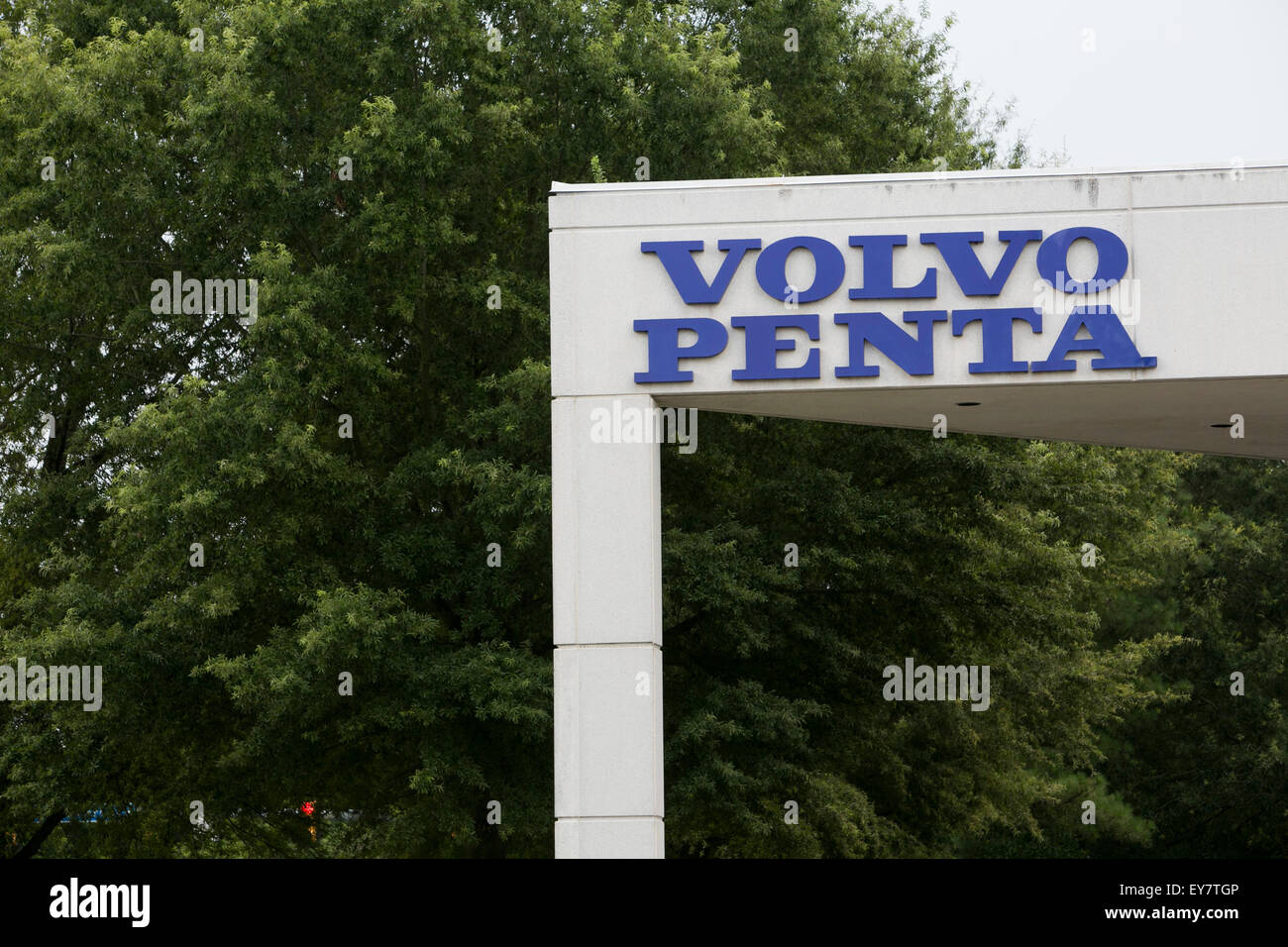 Ein Logo Zeichen außerhalb einer Einrichtung von Volvo Penta in Chesapeake, Virginia am 18. Juli 2015 besetzt. Stockfoto