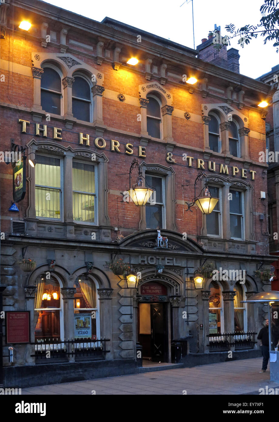 Das Pferd und Trompete Pub, Leeds bei Nacht, Yorkshire, England, UK Stockfoto