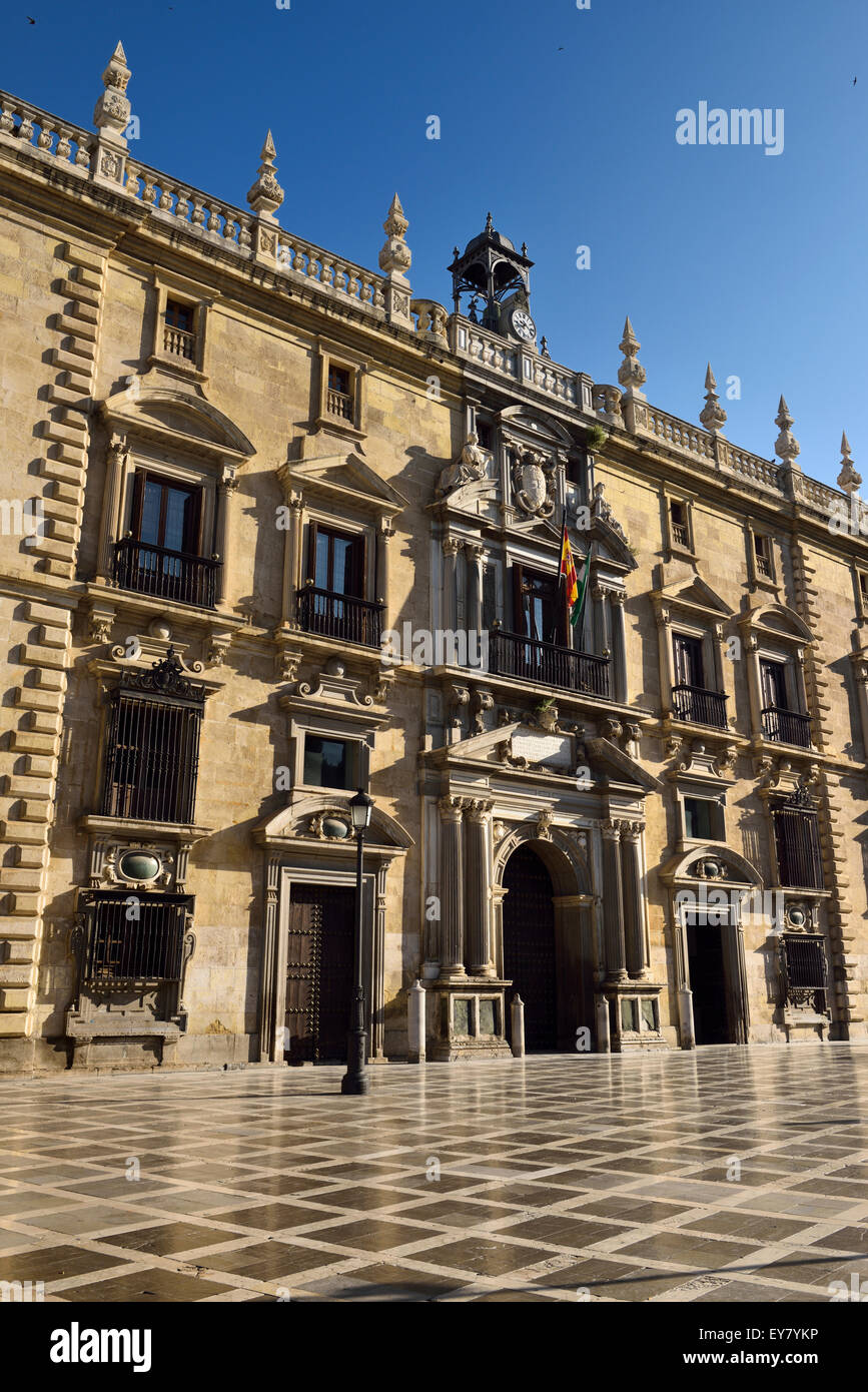 Historische manieristischen Fassade des königlichen Kanzlei von Granada jetzt überlegenen Gerichtshofs Andalusien Stockfoto