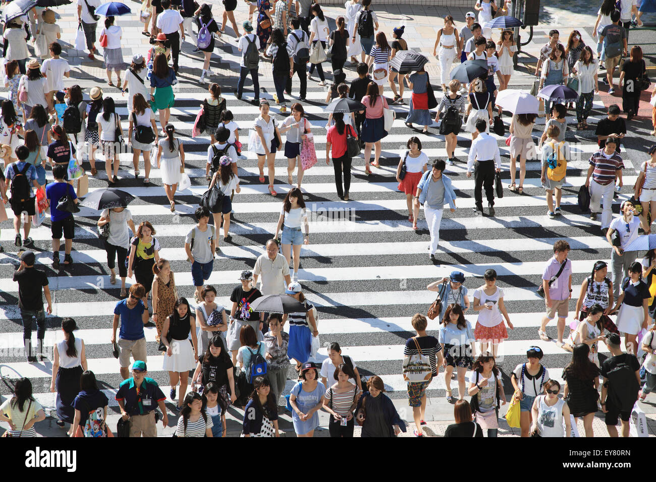 Über Ansicht von Passanten in Harajuku, Tokyo, Japan Stockfoto