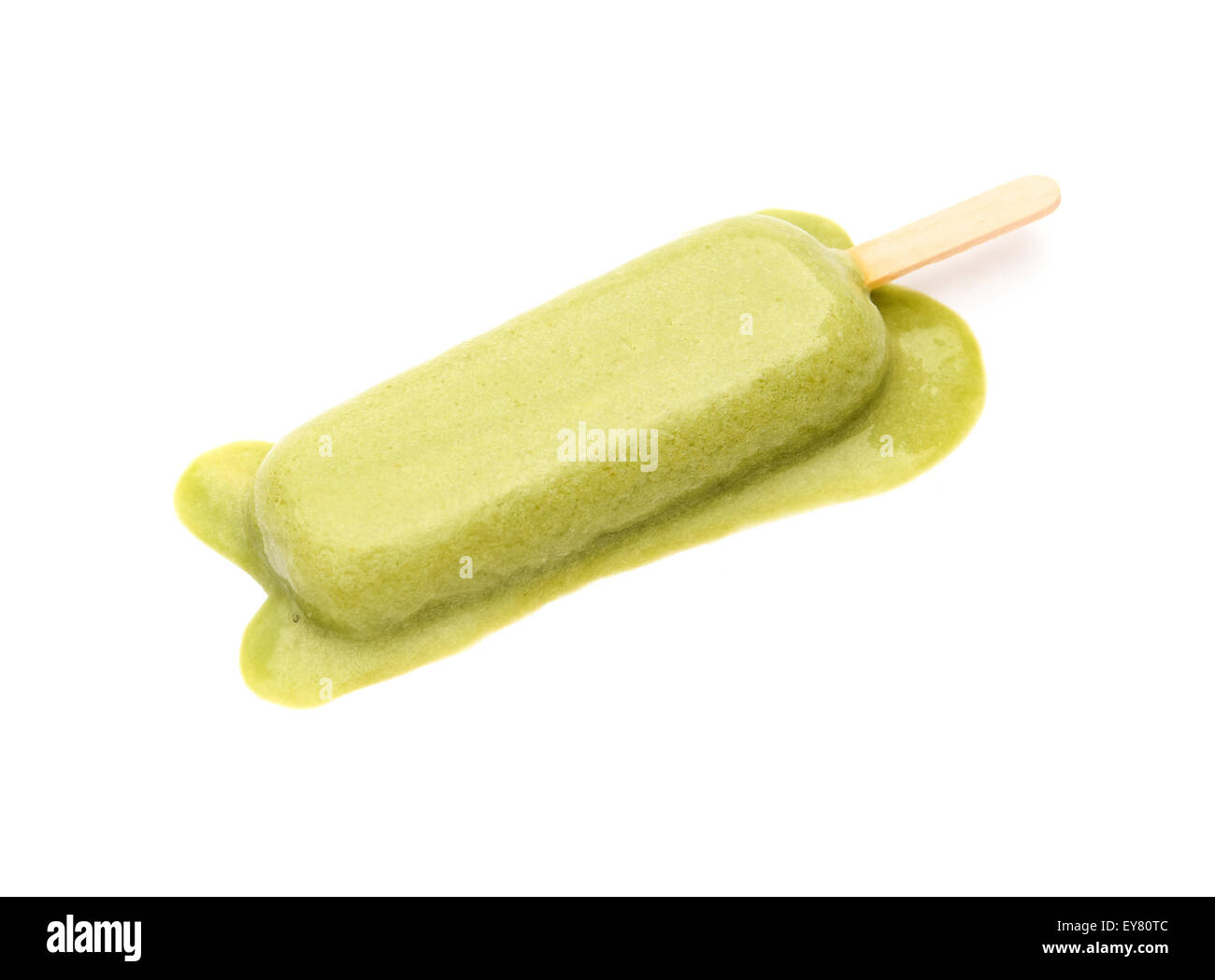 Grün, Eis am Stiel Schmelzen auf weißem Hintergrund Stockfoto