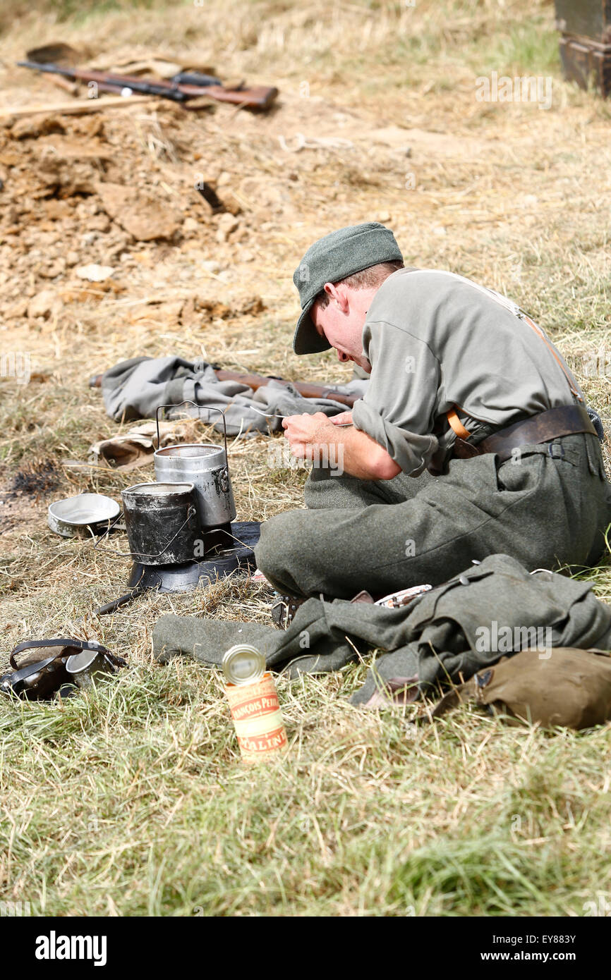 Re-enactment im letzten Krieg und Frieden-Revival in Folkestone Kent. Die viertägige Veranstaltung die beherbergt die größte militärische Fahrzeuge in der Welt ist nach 33 Jahren schließen. 23.07.2015 Stockfoto