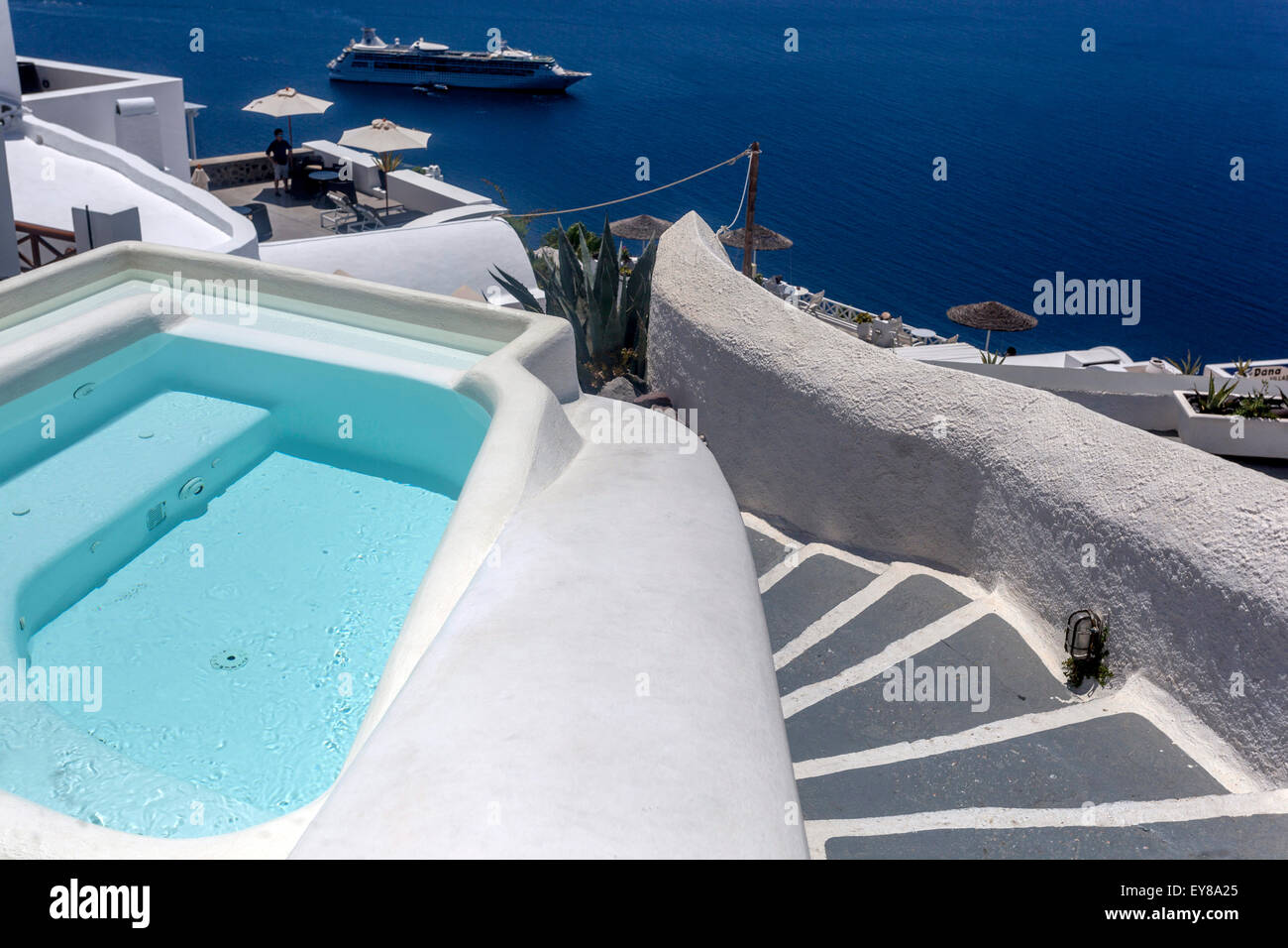 Terrasse, Santorini Swimmingpool, Santorini Treppe auf öffentlichem Grund Griechenland, Inseln Stockfoto