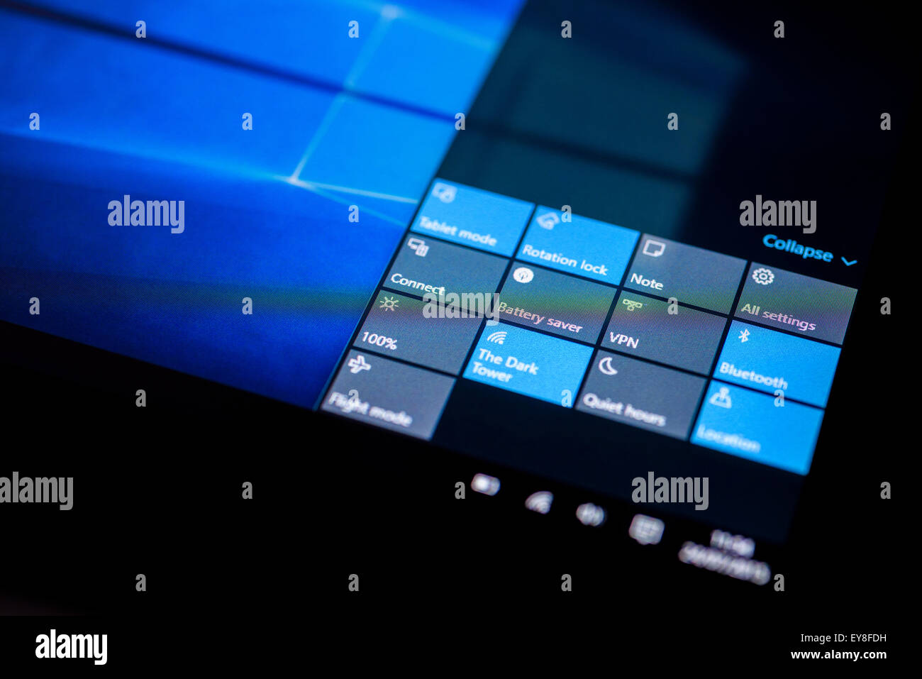 Das Action Center von Microsoft Windows 10 Betriebssystem auf einem Touch-Screen-Tablette im Tablet-Modus. Stockfoto