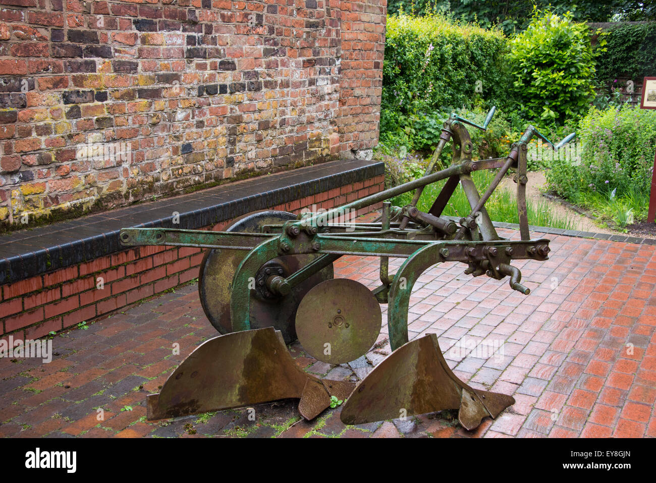 Alte landwirtschaftliche Maschinen Pflügen Stockfoto