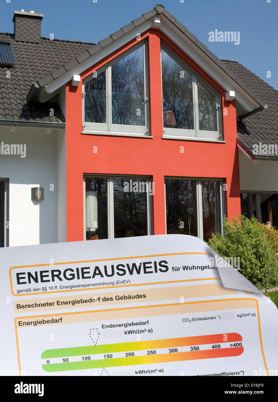 Energieausweis und Haus Stockfoto