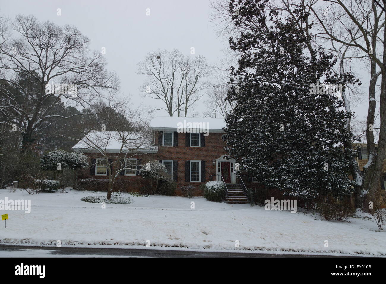 Schnee in Atlanta Backsteinhaus Stockfoto