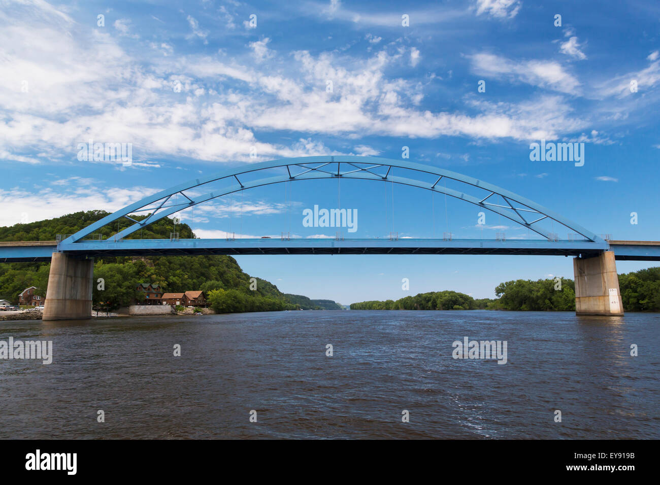 Brücke über dem Mississippi Fluß verbindet Marquette, Iowa und Praire Du Chien, Wisconsin; Iowa, Vereinigte Staaten von Amerika Stockfoto