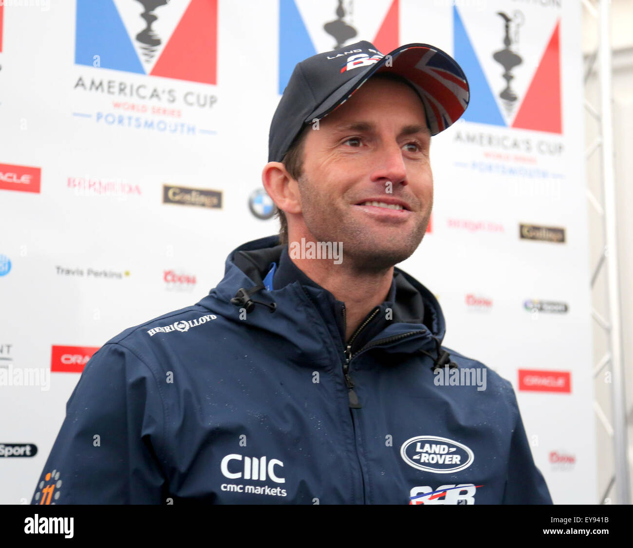 Amerikas Cup Skipper Tage zwei Southsea Event Village Southsea, Hampshire Freitag, 24. Juli 2015.   Da schlechtes Wetter weiterhin die South America Cup auf Southsea Common Oracle Team USA Skipper einen Dämpfer aufsetzen lash: Jimmy Spithill Artemis Racing Skipper: Nathan Outteridge, BAR – Ben Ainslie Racing Skipper/Steuermann: Sir Ben Ainslie Softbank Team Japan Skipper: Dean Barker Groupama Team Frankreich Skipper / Steuermann: Franck Cammas, Emirates Team New Zealand Skipper: Peter Burling. Tägliche Pressekonferenz Credit: Uknip / Alamy Live News Stockfoto