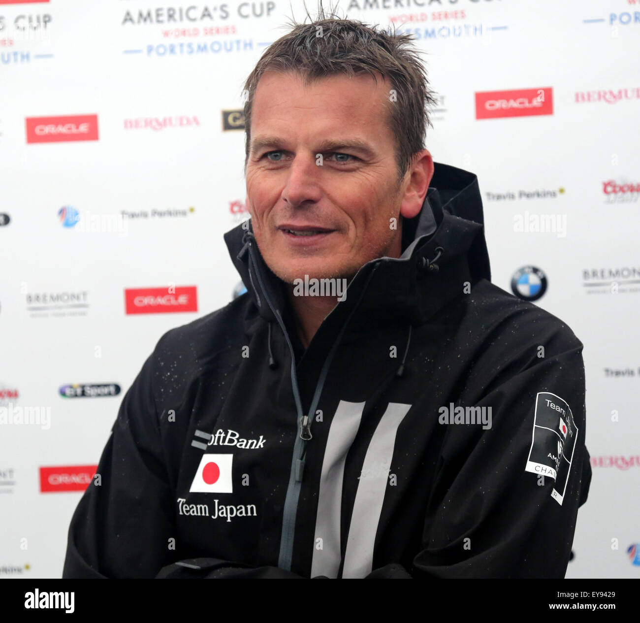 Amerikas Cup Skipper Tage zwei Southsea Event Village Southsea, Hampshire Freitag, 24. Juli 2015.   Da schlechtes Wetter weiterhin die South America Cup auf Southsea Common Oracle Team USA Skipper einen Dämpfer aufsetzen lash: Jimmy Spithill Artemis Racing Skipper: Nathan Outteridge, BAR – Ben Ainslie Racing Skipper/Steuermann: Sir Ben Ainslie Softbank Team Japan Skipper: Dean Barker Groupama Team Frankreich Skipper / Steuermann: Franck Cammas, Emirates Team New Zealand Skipper: Peter Burling. Tägliche Pressekonferenz Credit: Uknip / Alamy Live News Stockfoto