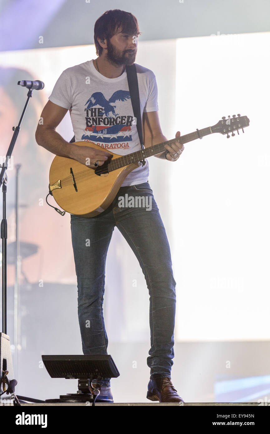 Eau Claire, Wisconsin, USA. 23. Juli 2015. Musiker DAVE HAYWOOD von Lady Antebellum führt Leben auf dem Land Jam USA Music Festival in Eau Claire, Wisconsin (Credit-Bild: © Daniel DeSlover über ZUMA Draht) Stockfoto