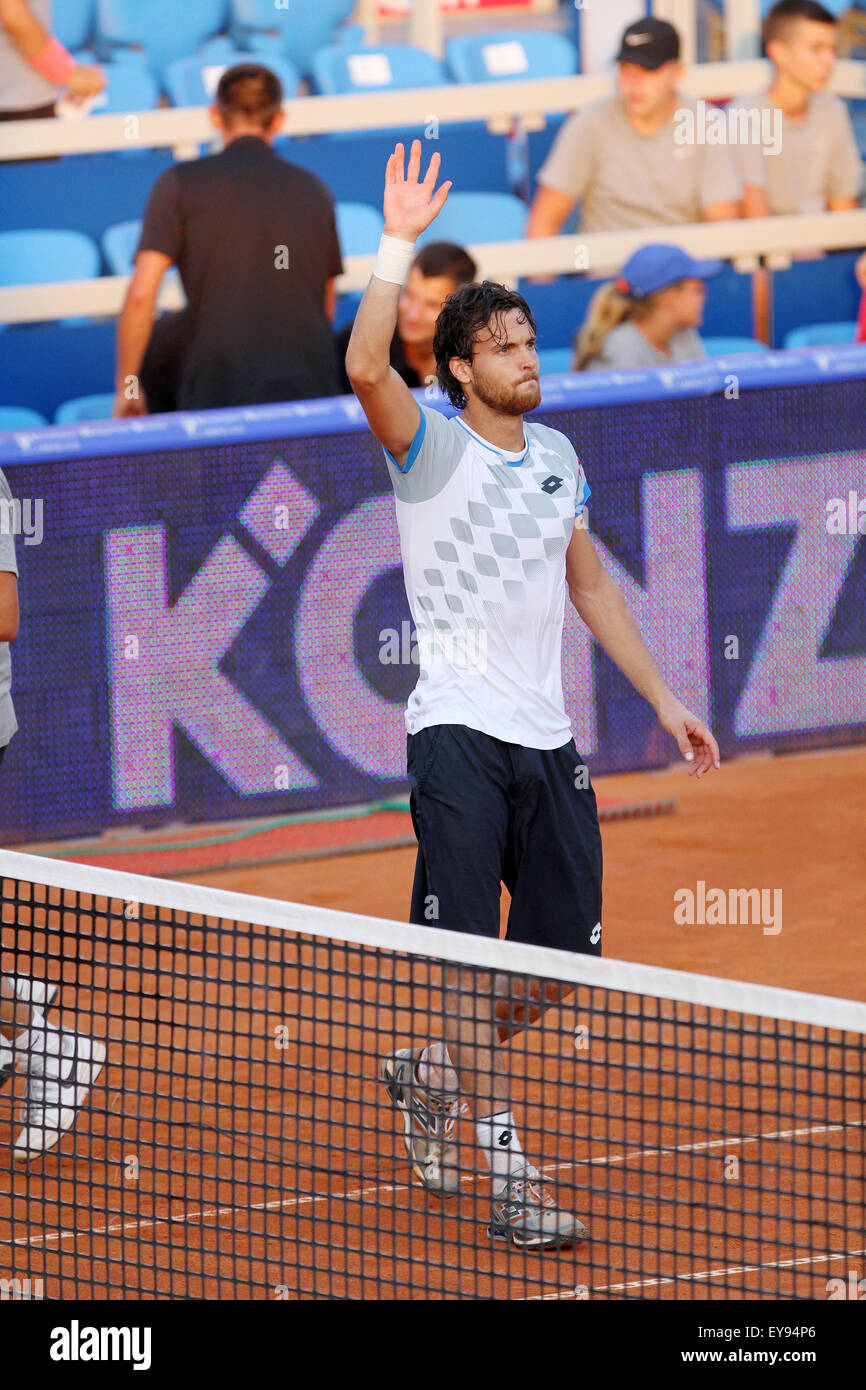 Umag, Kroatien. 24. Juli 2015. (Portugal) Joao Sousa feiert nach gewann sein Match gegen Fabio Fognini (Italien) während der Einzel-Match Coric V Bautista Agut auf der ATP 26. Konzum Croatia Open Umag Turnier im Stadion Stella Maris, am 24. Juli 2015 in Umag. Bildnachweis: Andrea Spinelli/Alamy Live-Nachrichten Stockfoto